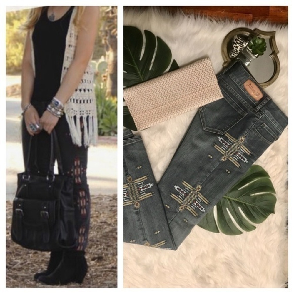 Allen Schwartz tribal print skinny jeans size 4!
